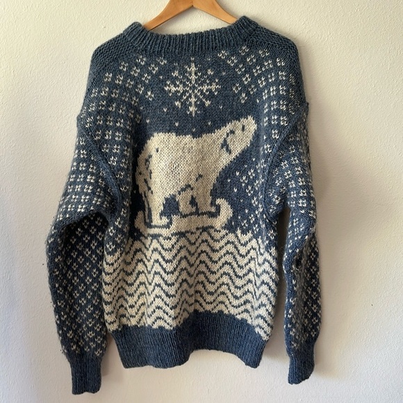 Hand knit XL wool polar bear sweater great condition 23” x30”L small spot shown - Picture 1 of 3